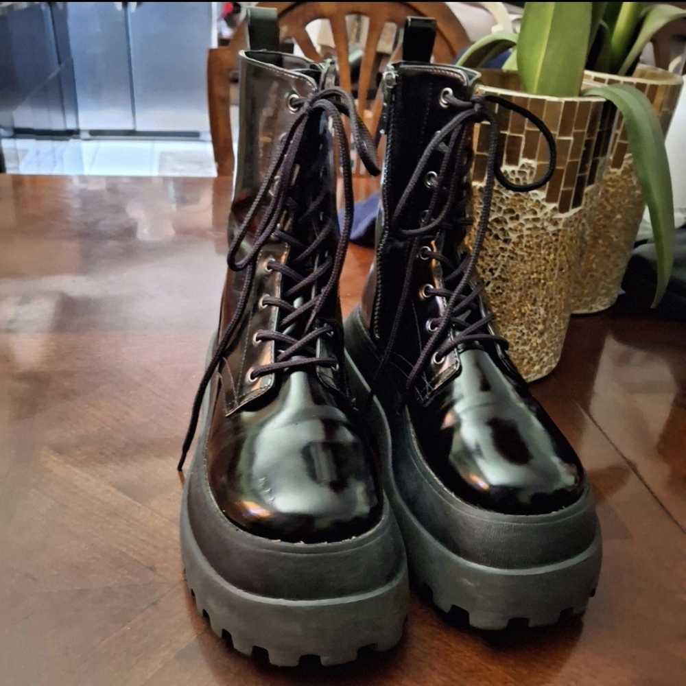 Dolls Kill Platform Patent Leather Black Combat Boots Women Size 7 - Picture 2 of 15